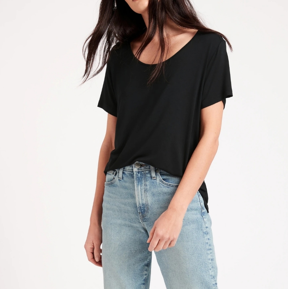 Community Aritzia Black Tee